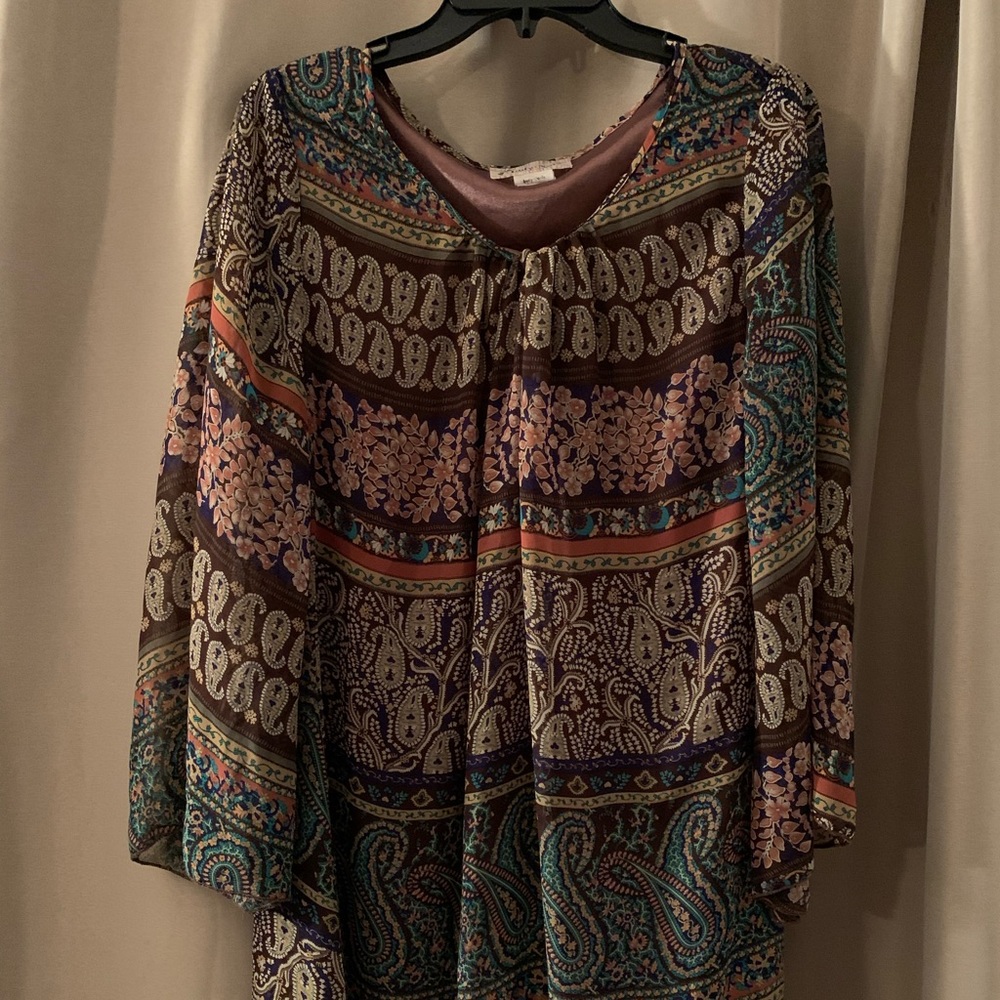 LADY NOIE Scoop Neck Blouse